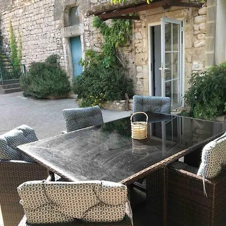 Dans Un Domaine Viticole Fontanes (Gard)